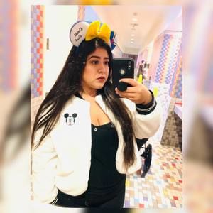 Meet your Posher, Yvette